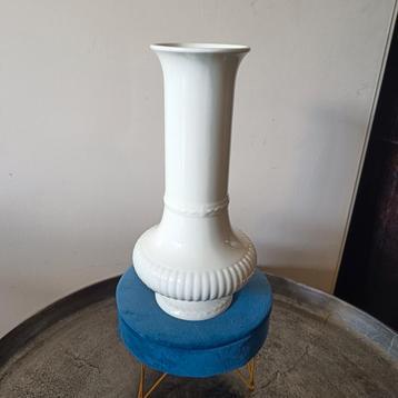 Lampenvoet / droogbloemen vaas Wedgwood  beschikbaar voor biedingen