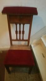 Antieke Bidstoel met Rode Bekleding, Huis en Inrichting, Hout, Gebruikt, Ophalen of Verzenden, Rood