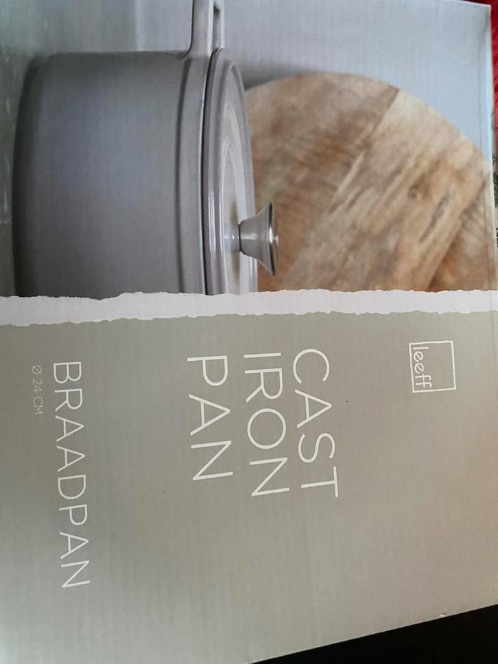 Nieuwe gietijzeren braadpan - 24 cm, Huis en Inrichting, Keuken | Potten en Pannen, Nieuw, Koekenpan of Braadpan, Gietijzer, Inductieplaat