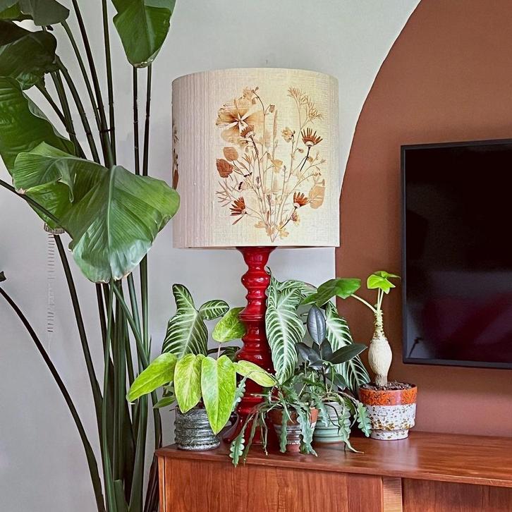 Vintage grote lampenkap - bloemen - jaren 80, Huis en Inrichting, Lampen | Vloerlampen, Gebruikt, Minder dan 100 cm, Hout, Stof