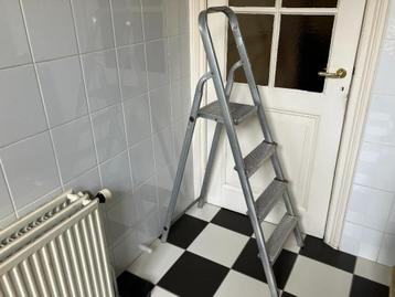 Sterke keukentrap klustrap huishoudtrap 4 treden- zie foto’s beschikbaar voor biedingen