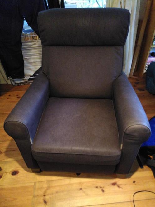 Luie stoel, Huis en Inrichting, Fauteuils, Gebruikt, Hout, Metaal, Stof, 75 tot 100 cm, 75 tot 100 cm, Ophalen