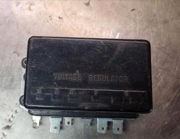 Ford 2000 oldtimer Trekker Spanningsregelaar 12V 22AMP  beschikbaar voor biedingen