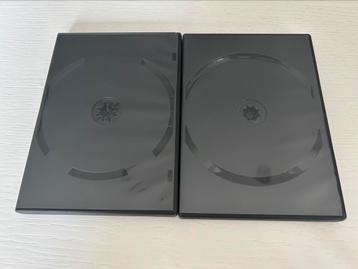 2 zwarte dvd hoesjes beschikbaar voor biedingen