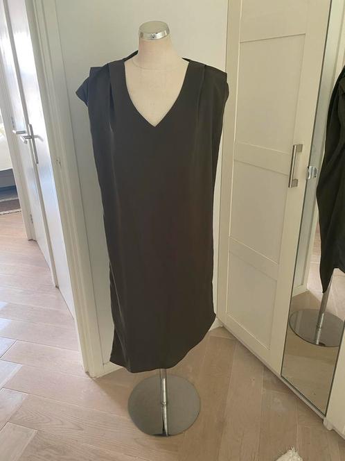Gestuz Groene Jurk Maat 40 kreukvrij, Kleding | Dames, Jurken, Zo goed als nieuw, Maat 42/44 (L), Groen, Knielengte, Ophalen of Verzenden