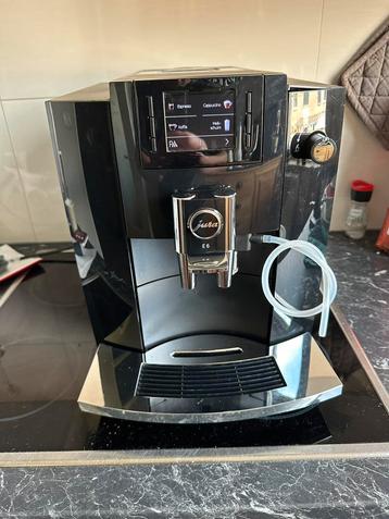Jura E6 voorzien van nieuwe servicebeurt beschikbaar voor biedingen