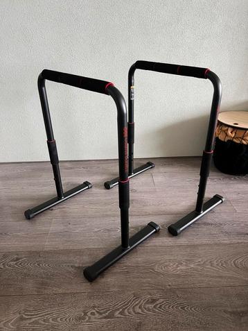 Dip station Decathlon beschikbaar voor biedingen