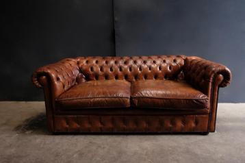Origineel Engelse Chesterfield bank beschikbaar voor biedingen
