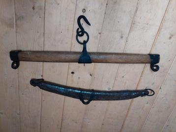 Antieke houten juks beschikbaar voor biedingen