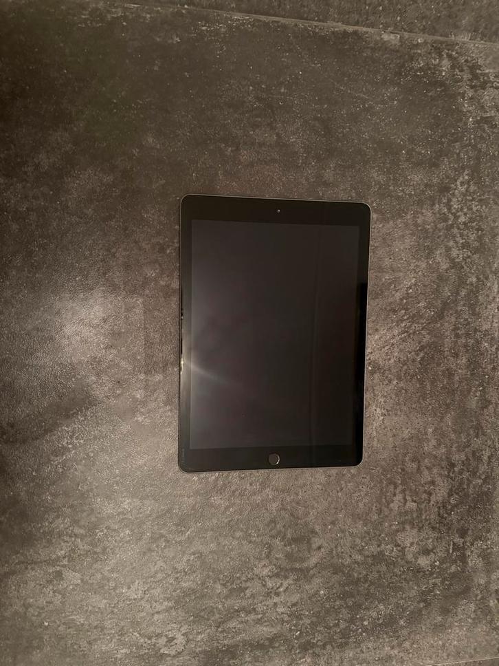 Apple iPad 6e Gen - 32GB - Zwart, Computers en Software, Apple iPads, Apple iPad, Wi-Fi, 32 GB, Zwart, Ophalen