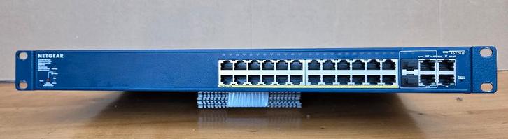 Netgear FS728TP 24 POE - Netwerkswitch –  24 poorten, Computers en Software, Netwerk switches, Gebruikt, Ophalen of Verzenden