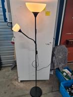 Leuke zwarte staande lamp, 3 manieren aan te zetten, Huis en Inrichting, Lampen | Vloerlampen, Ophalen, Zo goed als nieuw, 150 tot 200 cm