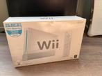 Wii met diverse accessoires, Spelcomputers en Games, Spelcomputers | Nintendo Wii, Ophalen of Verzenden, Zo goed als nieuw, Met 2 controllers