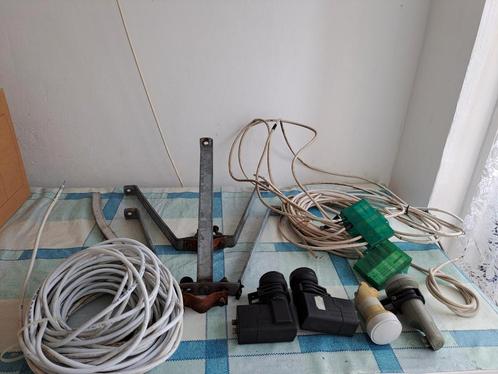 Schotelantenne, Kabels, 4 LMB, 2 Diseqce en Stang, Computers en Software, Pc- en Netwerkkabels, Zo goed als nieuw, Ophalen of Verzenden