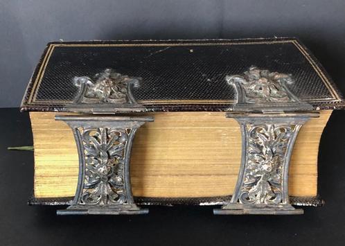 Antieke Bijbel (1878) met Zilveren Sloten – J. Brandt & C. M, Antiek en Kunst, Antiek | Boeken en Bijbels, Ophalen of Verzenden