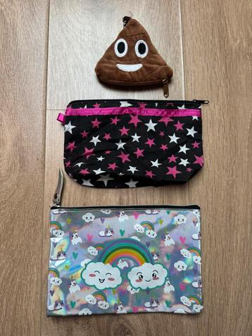 Etui 2 stuks & smiley portemonneetje beschikbaar voor biedingen