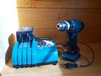 Makita boor/schroefmachine inclusief oplader, Doe-het-zelf en Verbouw, Gereedschap | Boormachines, Ophalen, Gebruikt, Boor- en Schroefmachine