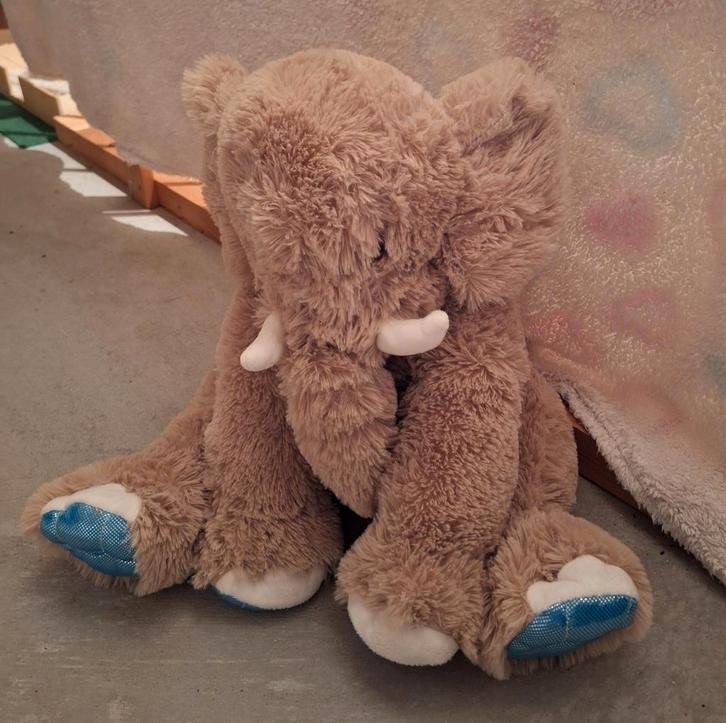 Schattige olifant, Kinderen en Baby's, Speelgoed | Knuffels en Pluche, Zo goed als nieuw, Olifant, Ophalen of Verzenden