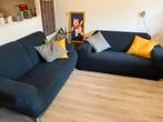 2 banken met blauwe bankhoes, Huis en Inrichting, Banken | Bankstellen, Ophalen, Gebruikt, Tweepersoons, Rechte bank