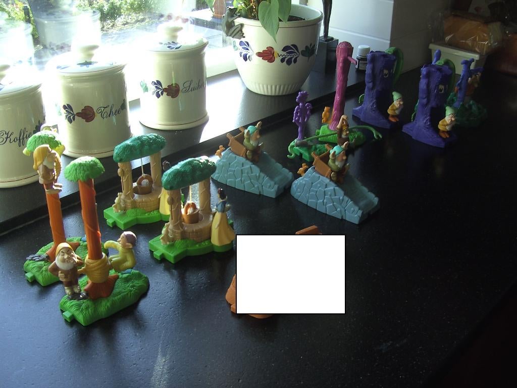 Losse items McDonalds happy Meal Sneeuwwitje uit 2001, Verzamelen, Ophalen of Verzenden, Sneeuwwitje of Doornroosje, Zo goed als nieuw