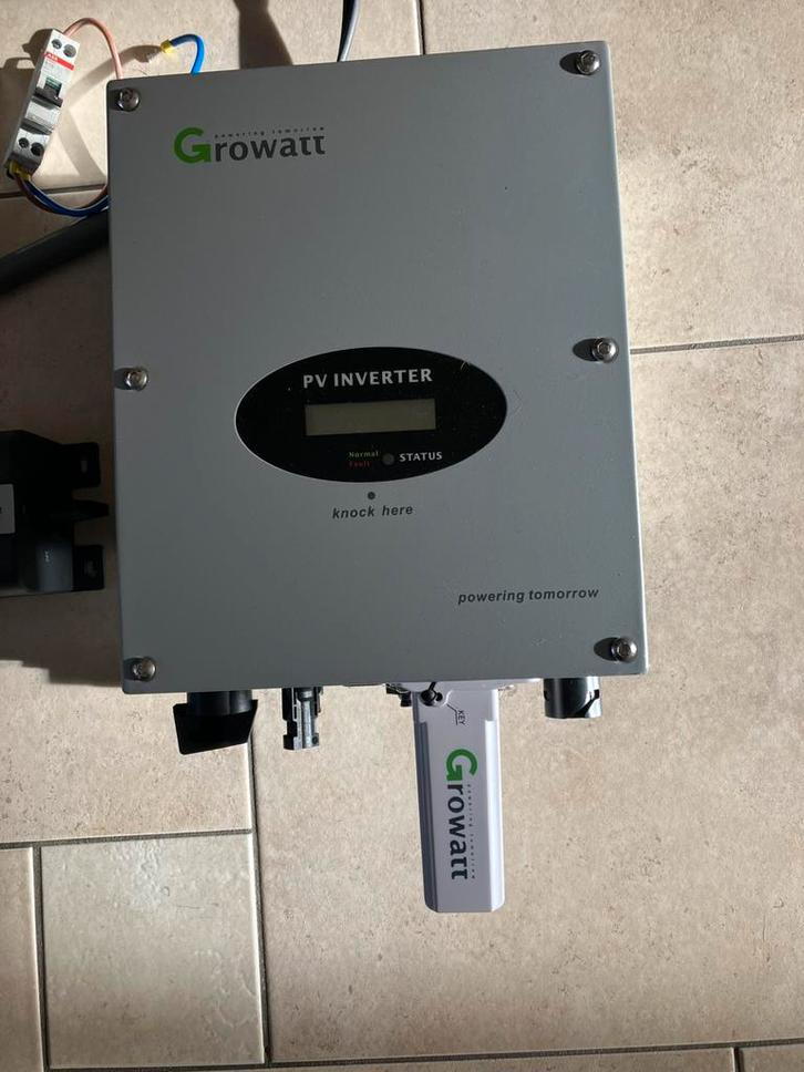 Zonnepanelen omvormer Growatt, Doe-het-zelf en Verbouw, Elektra en Kabels, Gebruikt, Overige typen, Ophalen of Verzenden