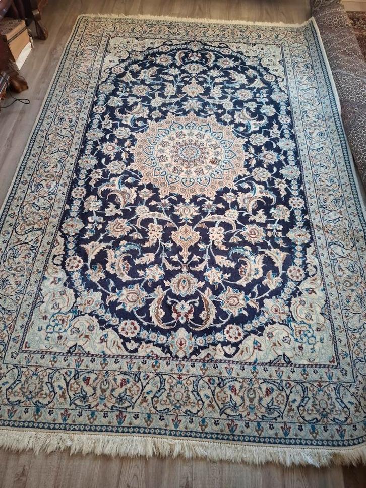 Prachtig Perzisch tapijt - Nain met zijde, Huis en Inrichting, Stoffering | Tapijten en Kleden, Zo goed als nieuw, 100 tot 150 cm