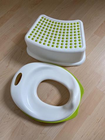 IKEA toiletbril verkleiner en kruk beschikbaar voor biedingen