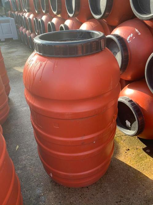 Tonnen  € 7,50, Tuin en Terras, Regentonnen, Zo goed als nieuw, Kunststof, 150 liter of meer, Ophalen