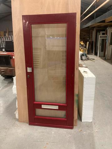 Hardhouten buitendeur 92*209,5 beschikbaar voor biedingen