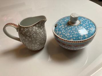 Pip studio melk en suikerkannetje beschikbaar voor biedingen