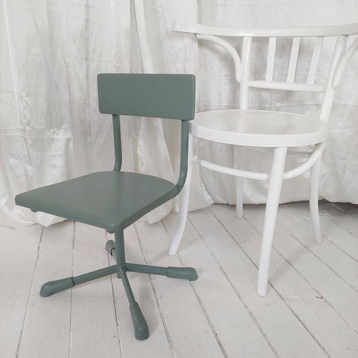 Kinderstoeltje Kinderstoel Vintage Retro Krukje Bijzettafel, Kinderen en Baby's, Kinderkamer | Tafels en Stoelen, Gebruikt, Stoel(en)