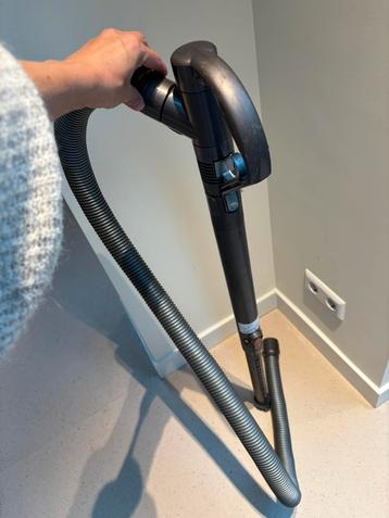 Dyson pistoolgreep en slang DC52 beschikbaar voor biedingen