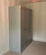 WOOOD 3-deurs kast 195x140x53 cm sleufgrepen grenen, grijs, Ophalen, Gebruikt, 100 tot 150 cm, Met hangruimte