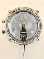 Oude gietijzeren / emaille industriële wandlamp, Industrieel, Gebruikt, Ophalen of Verzenden, Glas