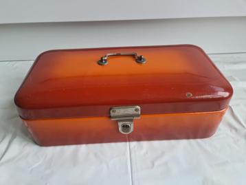 Retro / email broodtrommel (oranje/rood) beschikbaar voor biedingen