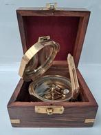 Kompas messing inclusief houten kistje – spiegelkompas, Verzamelen, Scheepvaart, Ophalen of Verzenden, Nieuw, Motorboot of Zeilboot