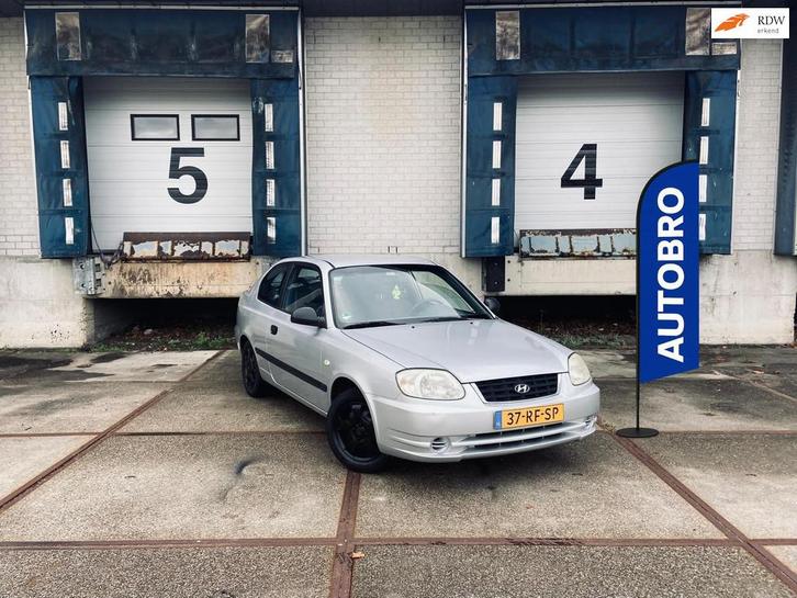 Hyundai Accent 1.3i Active Young ( AUT+AIRCO+NAP+NETTE AUTO), Auto's, Hyundai, Bedrijf, Te koop, Accent, ABS, Airbags, Centrale vergrendeling