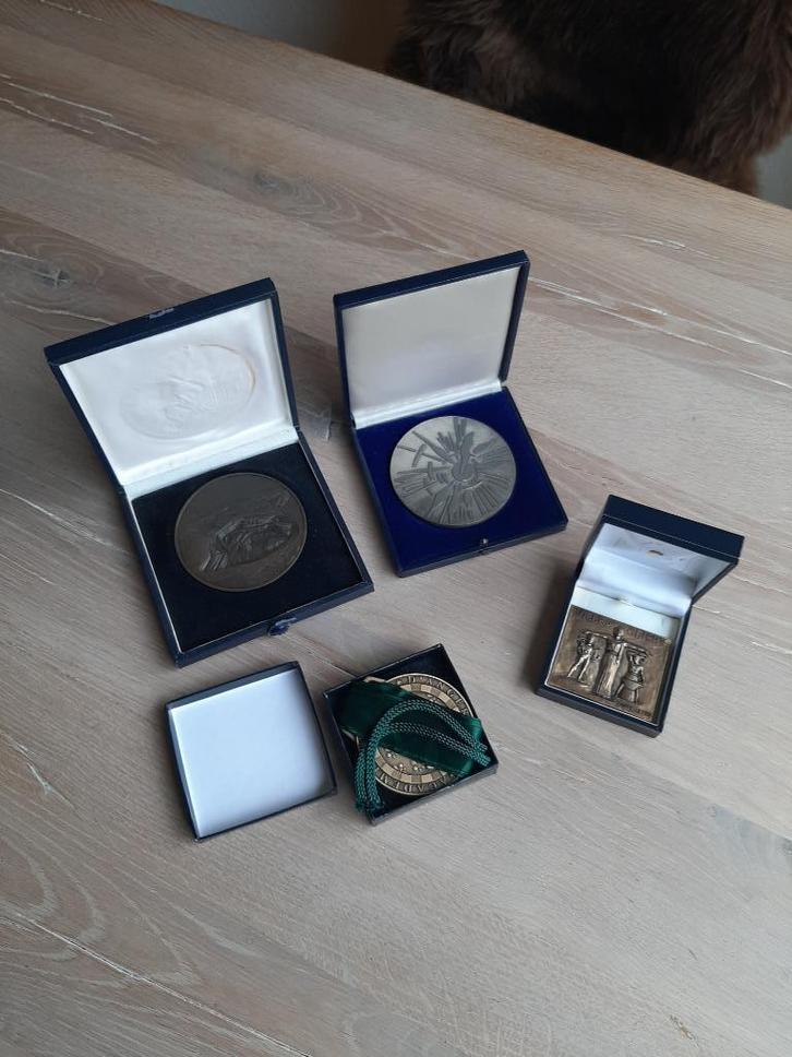 Grote Zilver penning (250gr) + 3 penningen / medaille Brons, Postzegels en Munten, Penningen en Medailles, Zilver, Buitenland