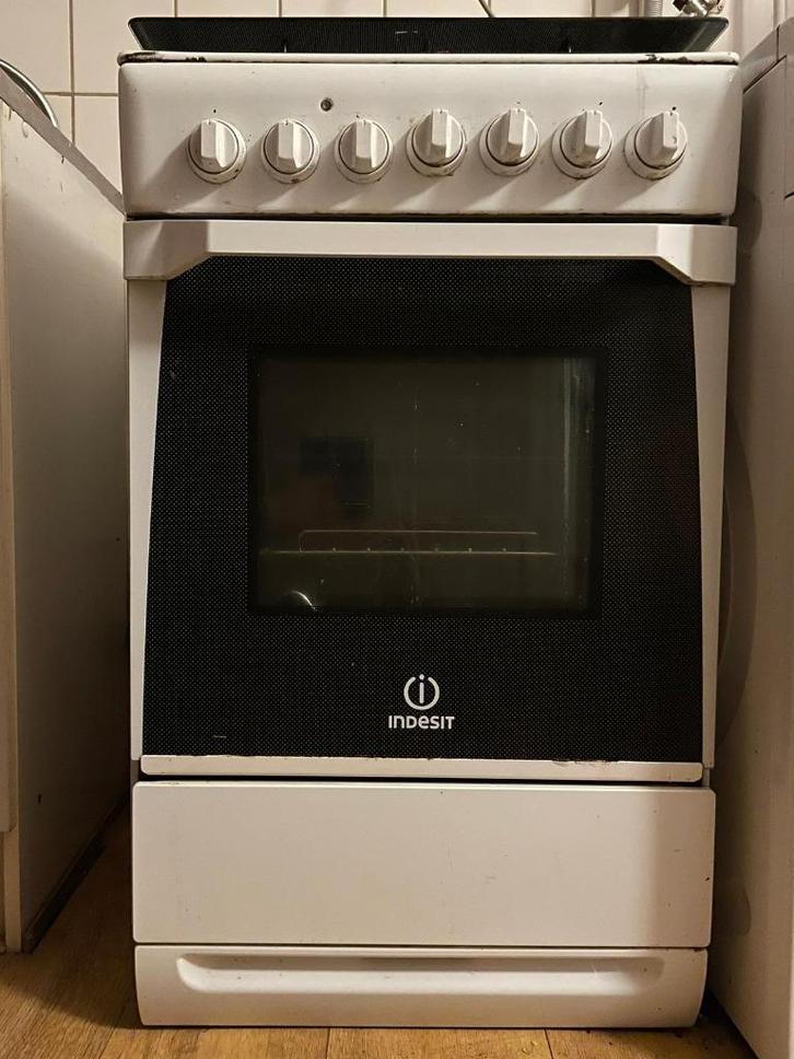 Gasfornuis + oven (Indesit), Witgoed en Apparatuur, Ovens, Gebruikt, Vrijstaand, Oven met grill, 45 tot 60 cm, 45 tot 60 cm, Ophalen