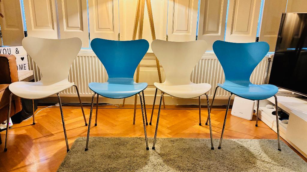 Arne Jacobsen Vlinderstoelen Fritz Hansen, Huis en Inrichting, Stoelen, Zo goed als nieuw, Twee, Hout, Metaal, Overige materialen