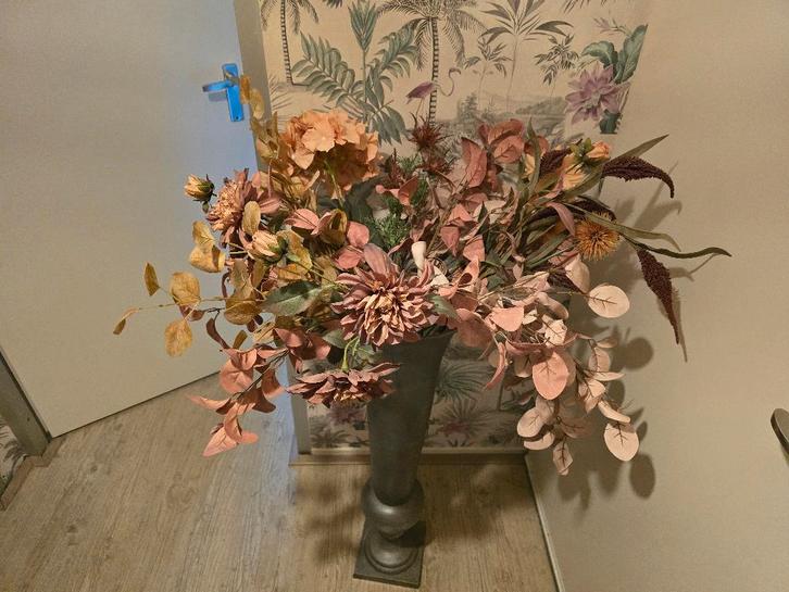 Grote zinken vaas wie bied er, Antiek en Kunst, Curiosa en Brocante, Ophalen