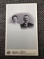 CDV, Vrouw/Man, Atelier Uges, Groningen, Carte de Visite, Verzamelen, Foto's en Prenten, Ophalen of Verzenden, Voor 1940, Gebruikt