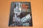 Het Stenenboek — Handboek Mineralen & Edelstenen, Verzamelen, Mineralen en Fossielen, Ophalen of Verzenden