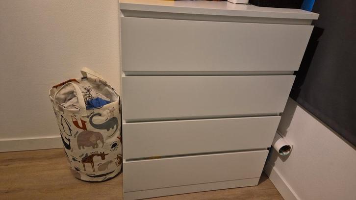Ikea Malm Kast met 4 lades, Huis en Inrichting, Kasten | Kledingkasten, Zo goed als nieuw, 100 tot 150 cm, 50 tot 100 cm, 25 tot 50 cm