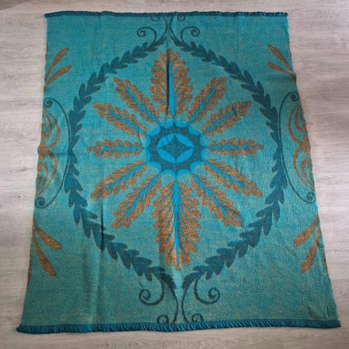 Heel mooie vintage deken acryl 165x205, Huis en Inrichting, Woonaccessoires | Plaids en Woondekens, Gebruikt, Verzenden