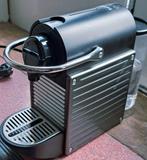 Nespresso Pixie Koffiemachine met klein defect. Reparabel., Witgoed en Apparatuur, Koffiezetapparaten, Ophalen of Verzenden, Gebruikt