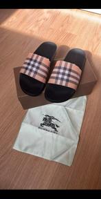Burberry Slippers, Slippers, Bruin, Ophalen of Verzenden, Zo goed als nieuw