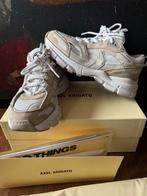 Axel Arigato sneakers maat 39 beige wit zandkleur nieuw, Kleding | Heren, Schoenen, Ophalen of Verzenden, Zo goed als nieuw, Wit