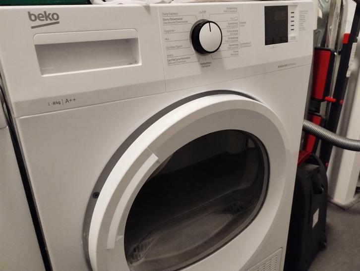 Beko DF8421TX0 wasdroger, Witgoed en Apparatuur, Wasdrogers, Zo goed als nieuw, Condens, Voorlader, 6 tot 8 kg, Minder dan 85 cm