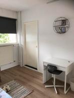 MICKE bureau van Ikea, Huis en Inrichting, Bureaus, Ophalen of Verzenden, Gebruikt